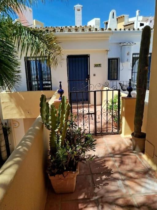 Casita Junto Al Mar En El Puerto De Cabopino Villa Marbella Exterior photo